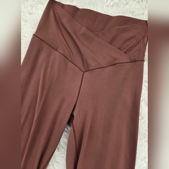 OFFLINE By Aerie Real Me High Waisted Crossover Flare Legging. Size Medium. - Picture 2 of 7